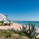 Paraiso De Pera Apartmán *